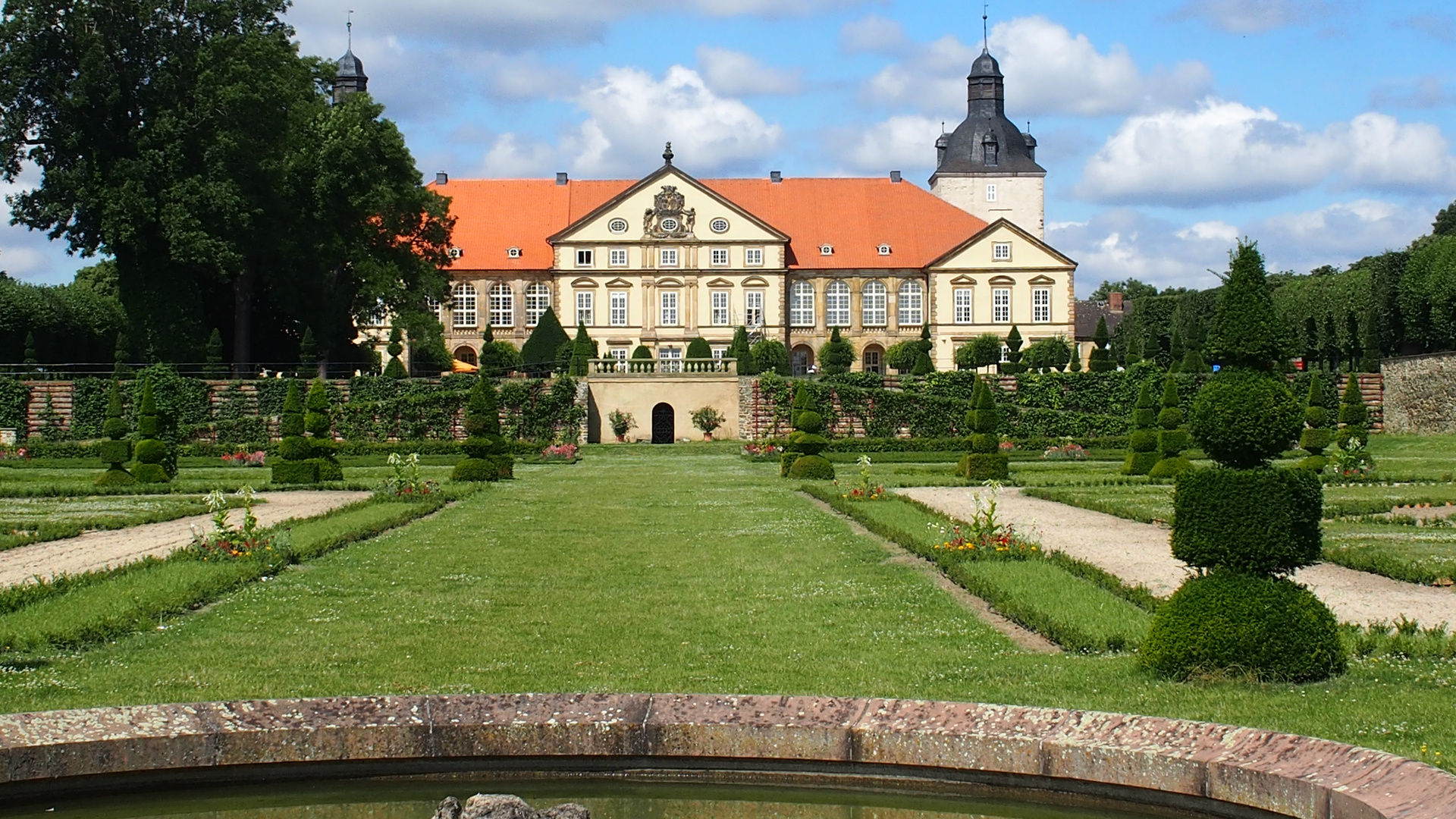 Burggarten mit Burg