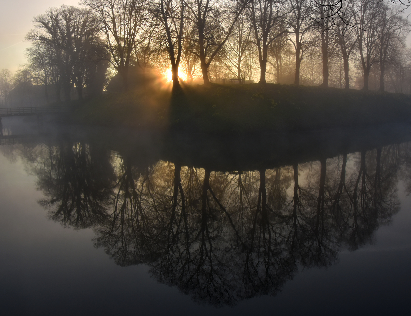 Burggraben Sonnenaufgang