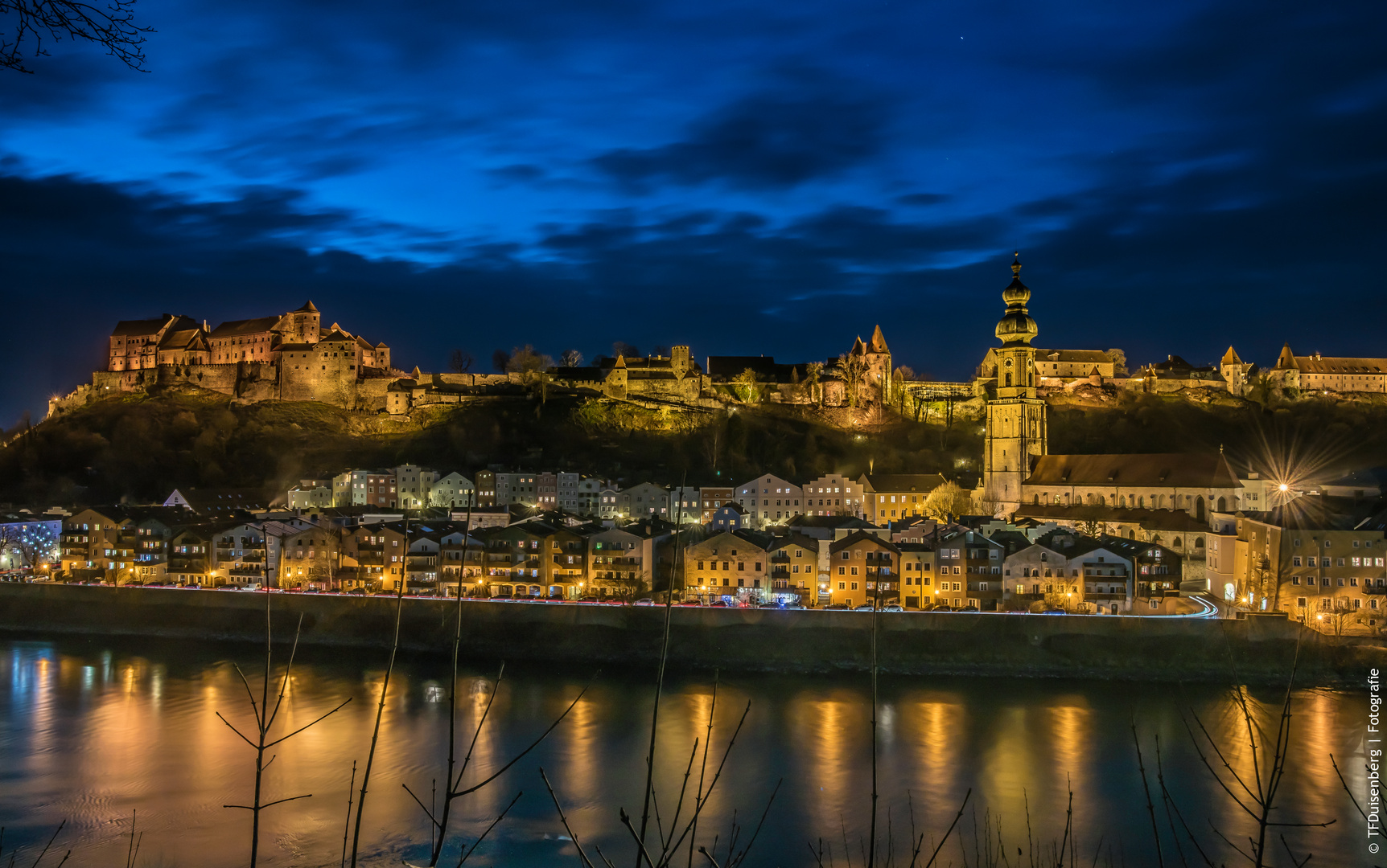 Burghausen bei Nacht