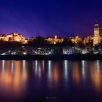 Burghausen zur schönsten blauen Stunde an der Salzach