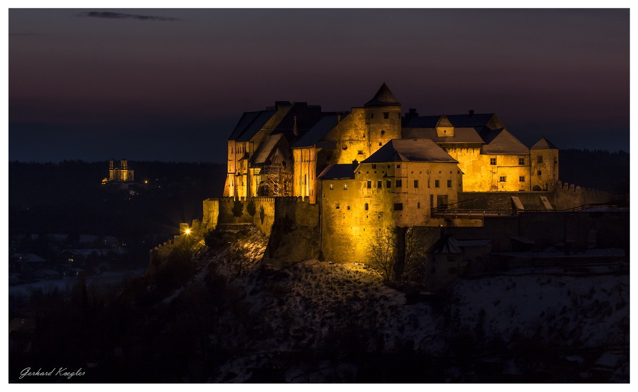 Burghausen_Burg_Nachtaufnahme_2017_1