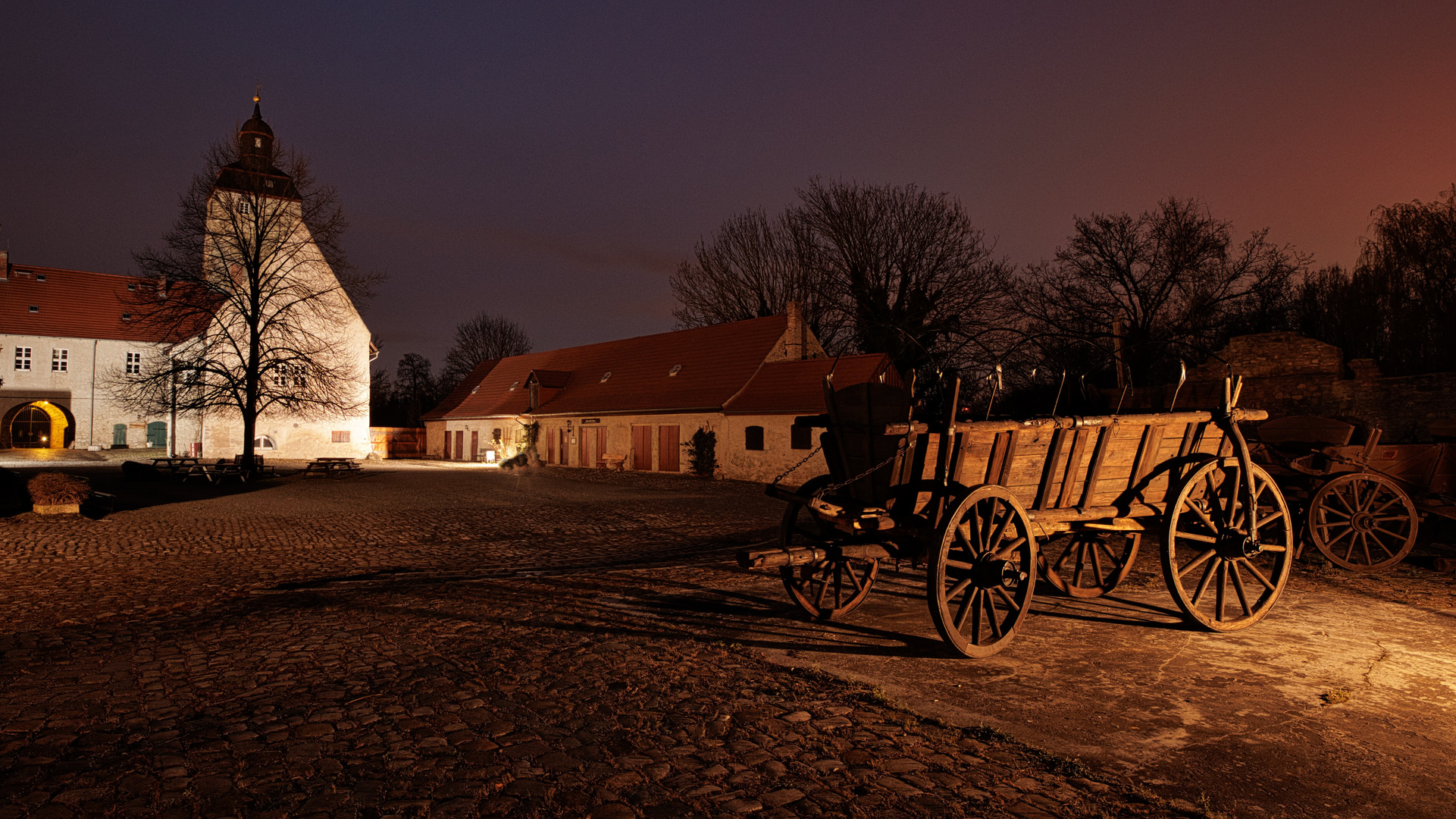 Burghof der Wasserburg Egeln