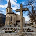 Burgkirche Raron mit Friedhof