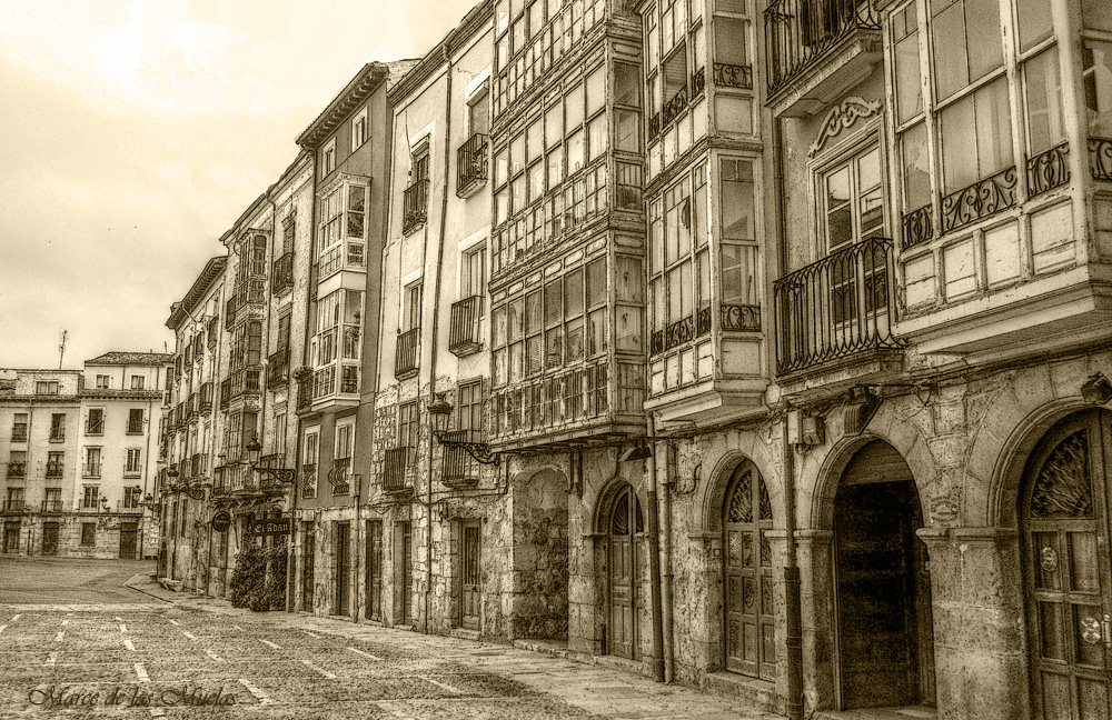 ...Burgos silenciosa...en sepia..