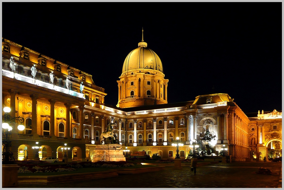 Burgpalast bei Nacht