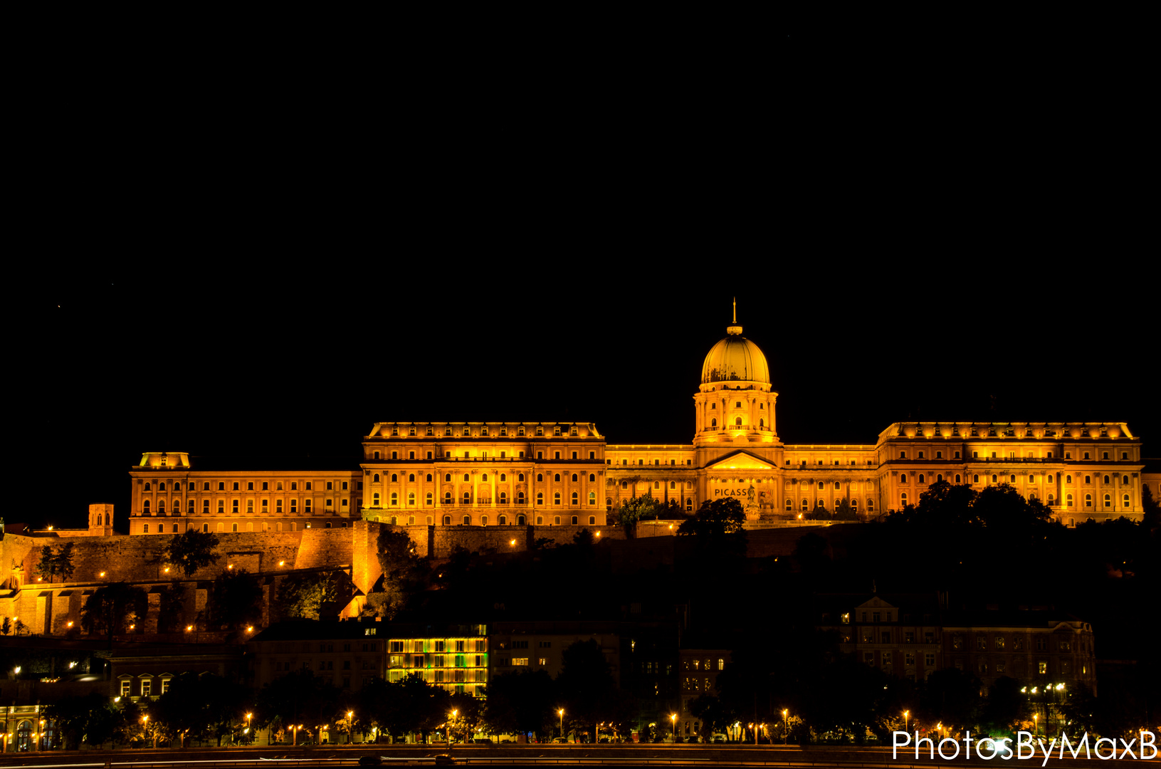 Burgpalast Budapest bei Nacht