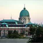 Burgpalast, Seitenansicht (abends)