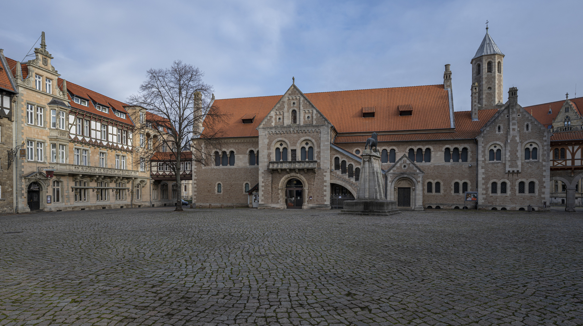 Burgplatz - Burglöwe