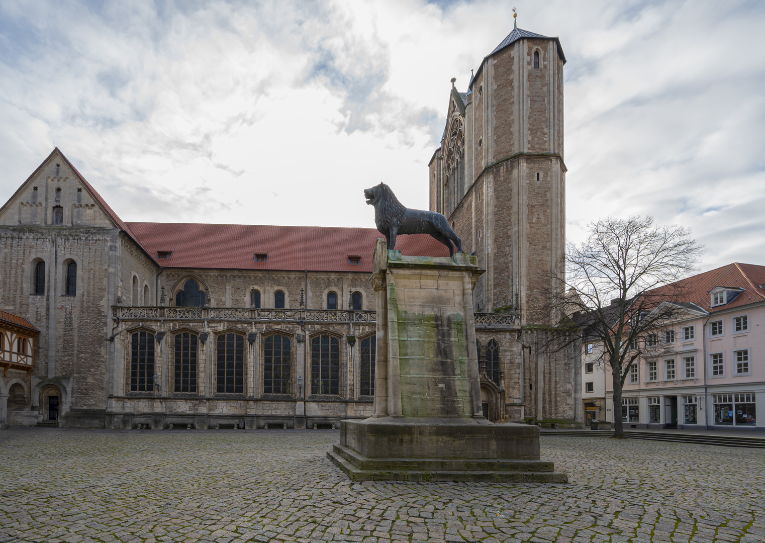 Burgplatz - Dom - Burglöwe