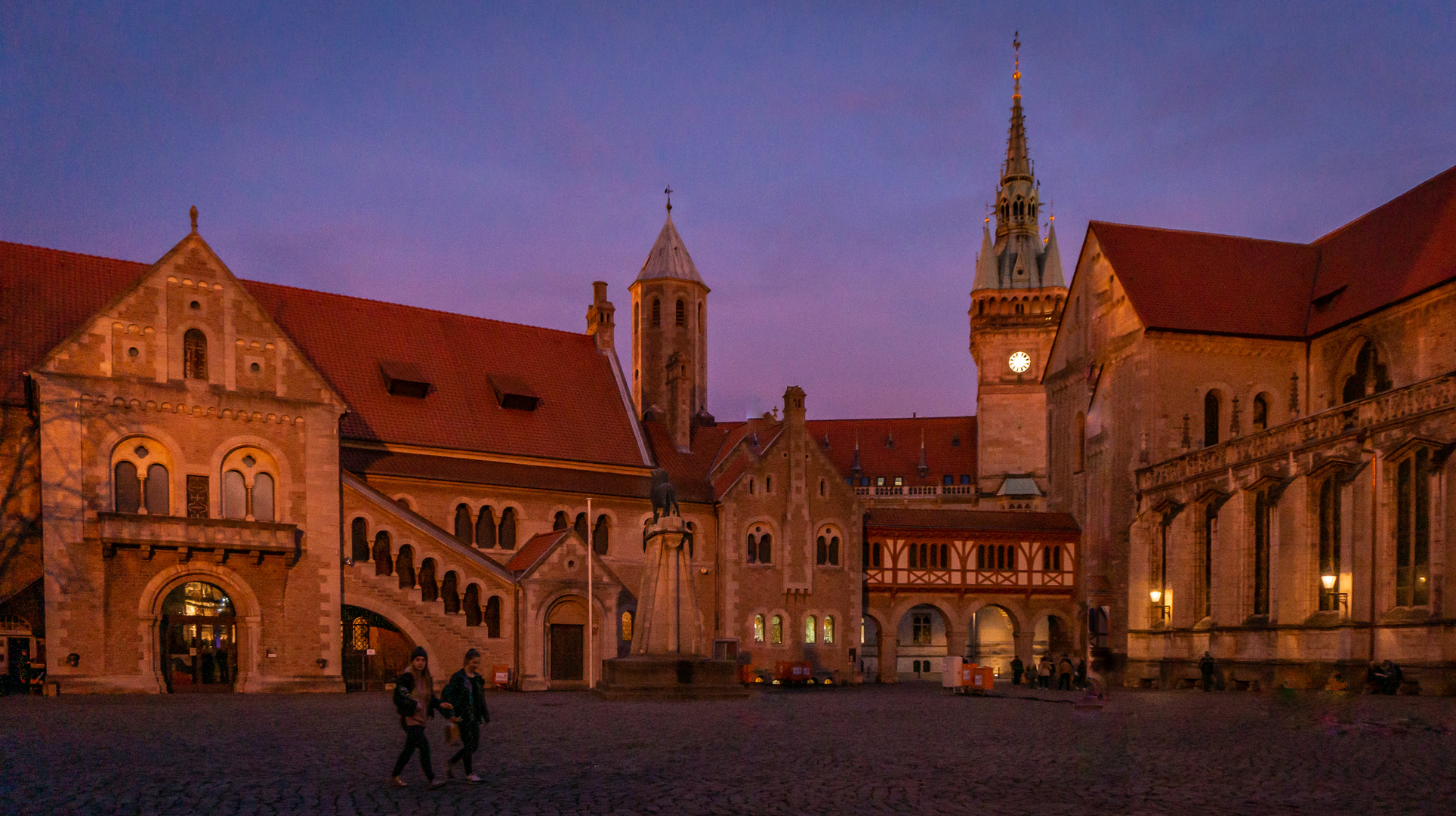 Burgplatz und Burg zur blauen Stunde - Braunschweig