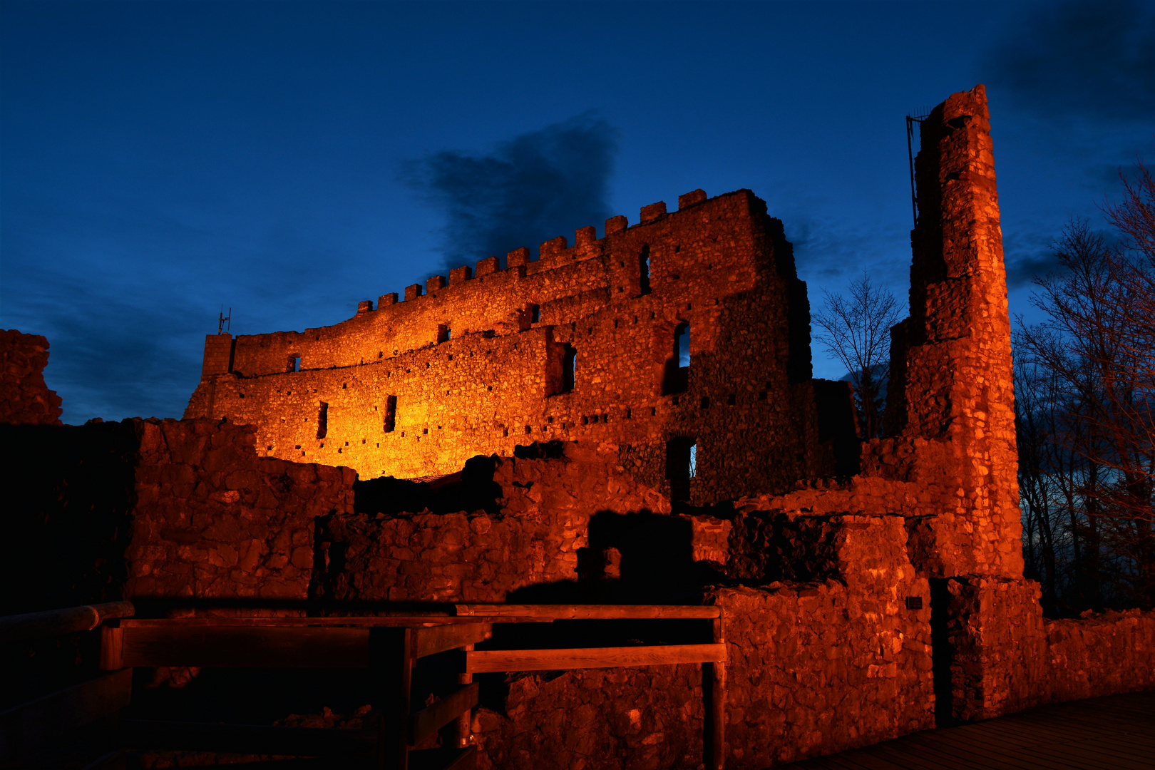 Burgruine Foto & Bild blaue stunde, ruine, allgäu Bilder auf