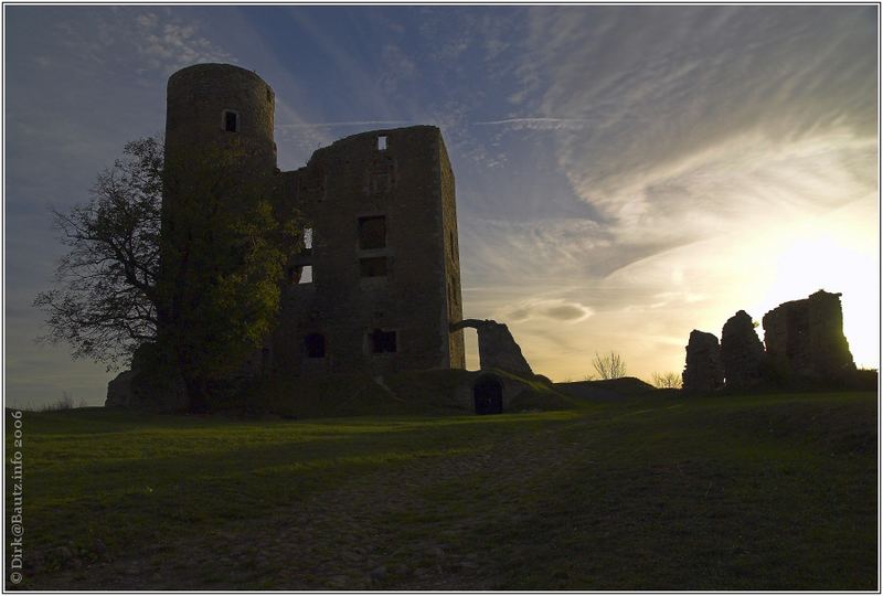 Burgruine Arnstein im Gegenlicht