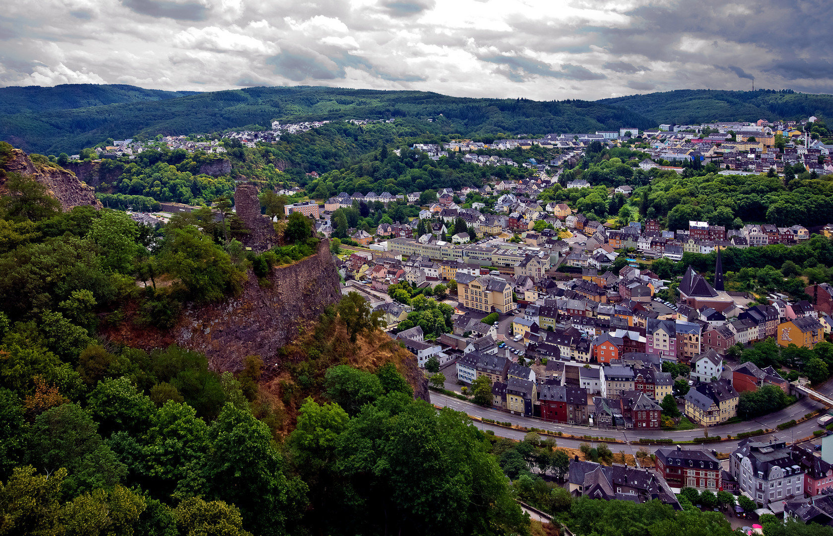 Burgruine Bosselstein mit Blick auf Idar Oberstein