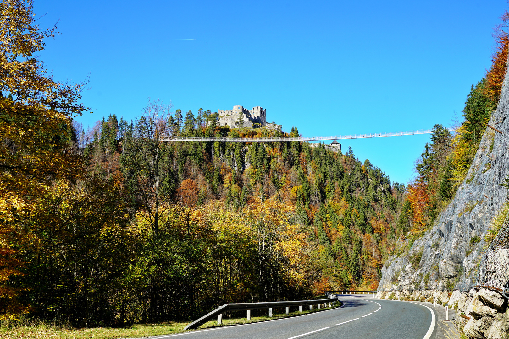 Burgruine Ehrenberg und highline 179