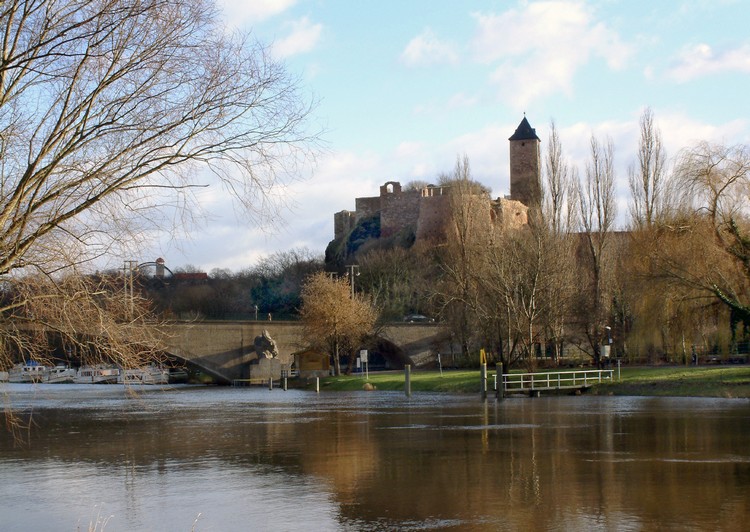 Burgruine Giebichenstein mit Kröllwitzer Brücke