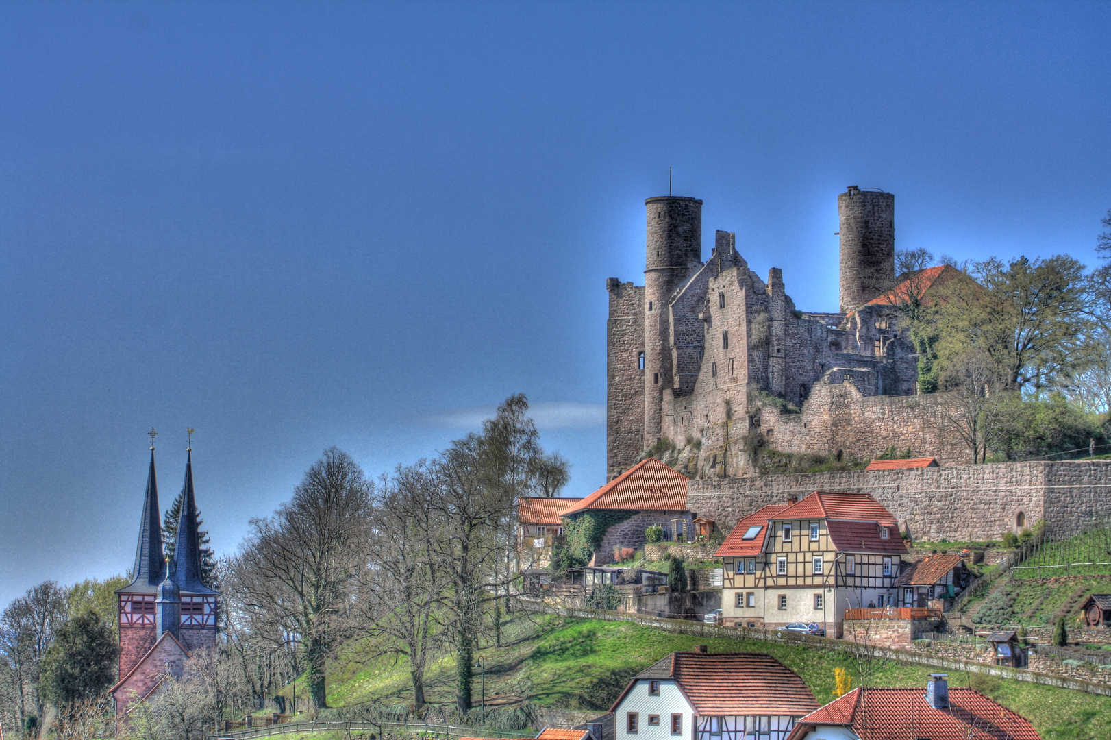 Burgruine Hanstein und Kirche Rimbach