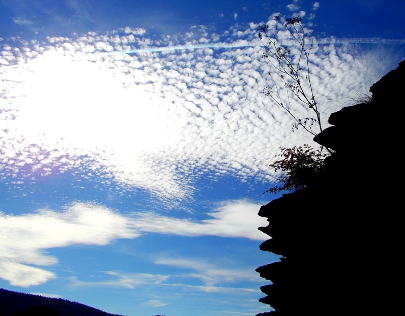 Burgruine & Himmel