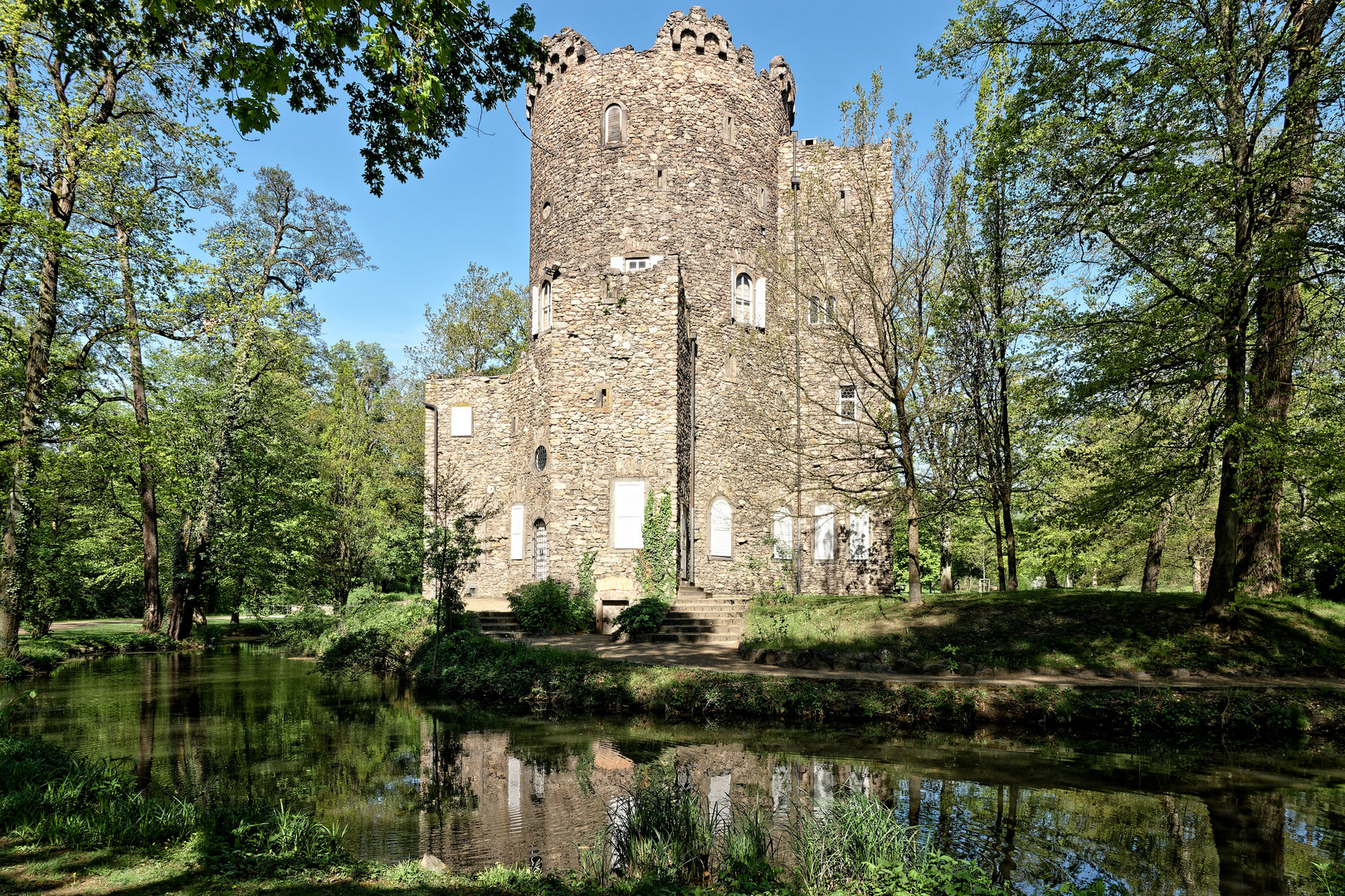 Burgruine im Staatspark Hanau-Wilhelmsbad