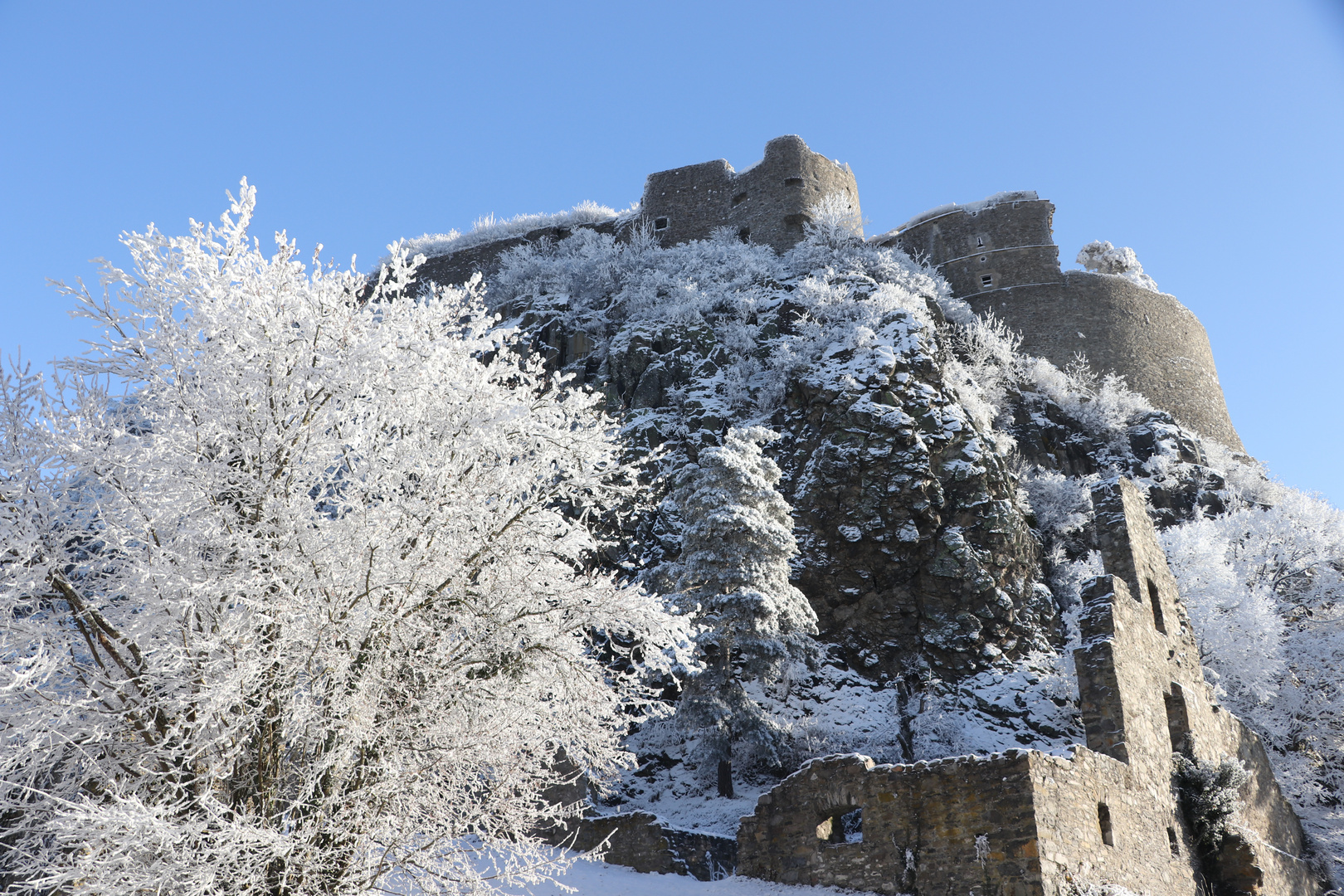 Burgruine im Winter