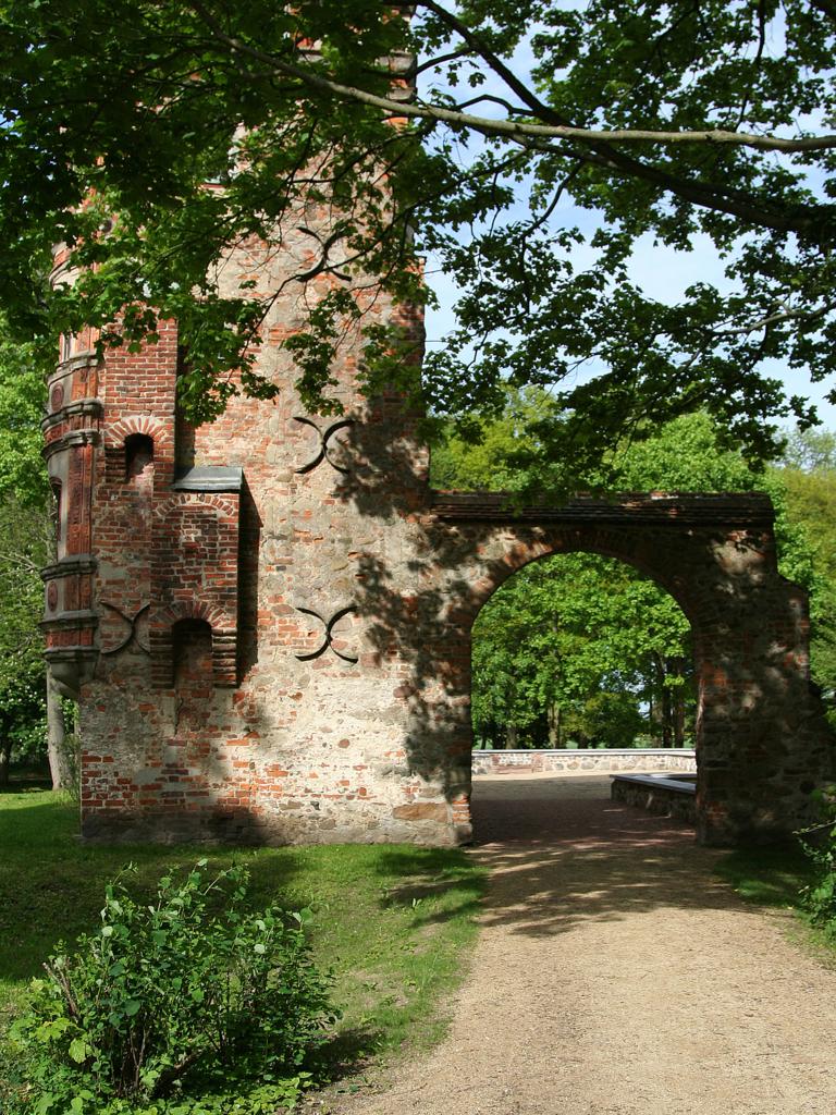 Burgruine in Freyenstein (Ostprignitz Ruppin) 2