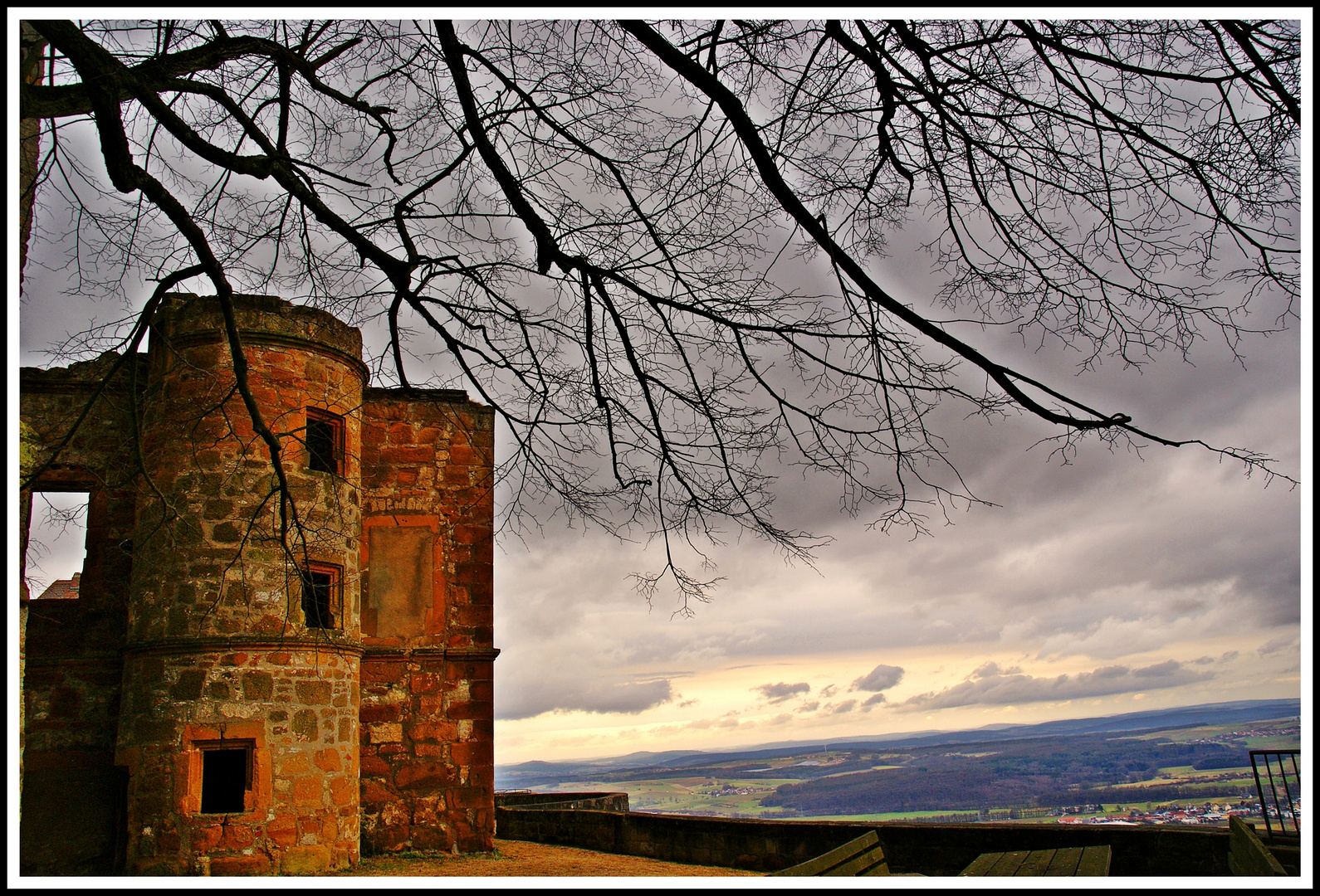 Burgruine mit Blick ins Bamberger Umland