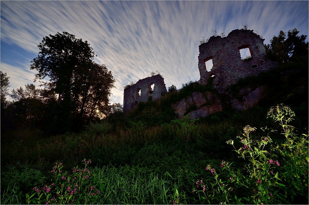 Burgruine Spielberg bei Nacht