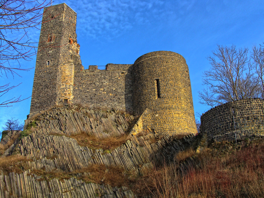 Burgruine Stolpen....., im ersten warmen Sonnenlicht