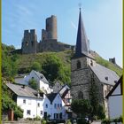 Burgruine und Kirche in Monreal/Eifel