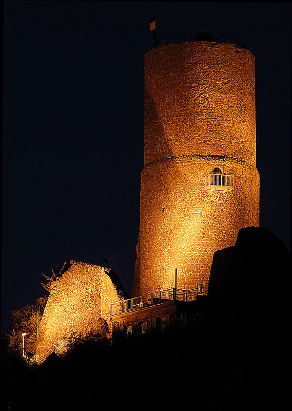 Burgruine Vetzberg bei Nacht