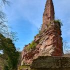 Burgruine Wasigenstein, beeindruckend ist der Anblick mit den Resten vom Burgfried an der...