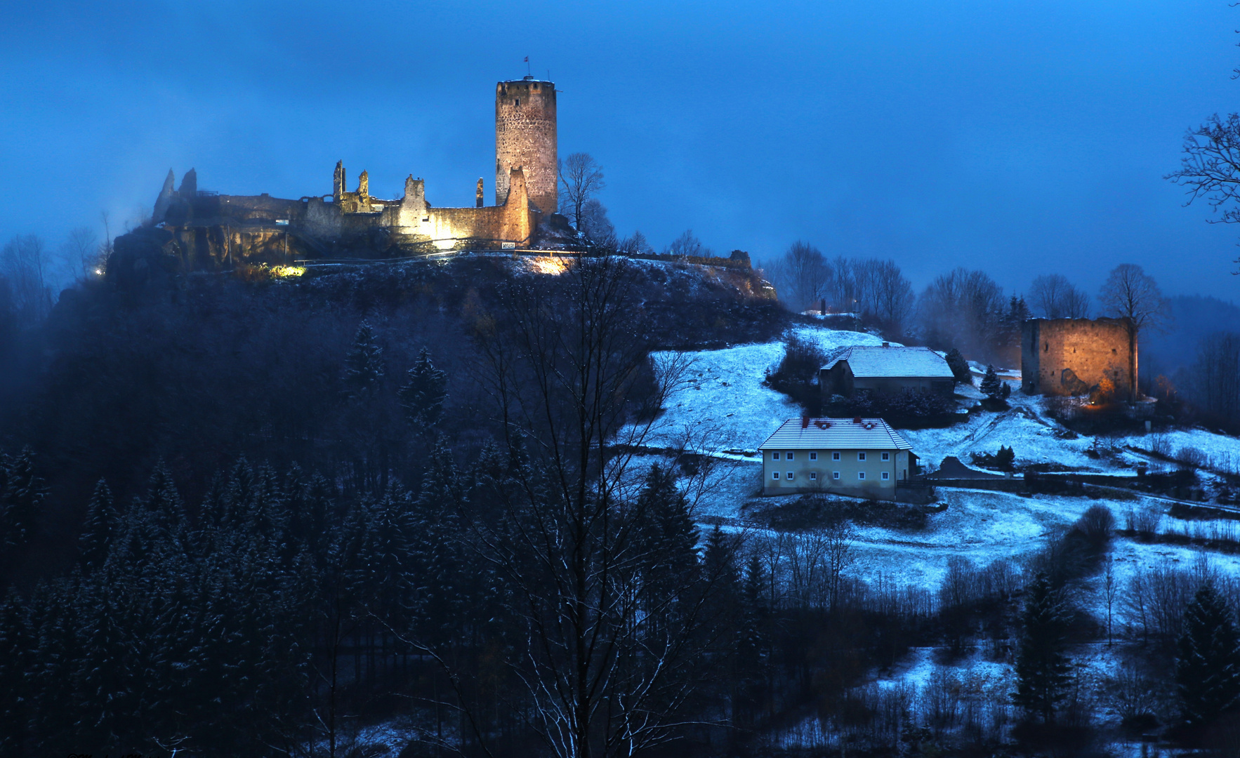 "Burgruine Waxenberg im....."