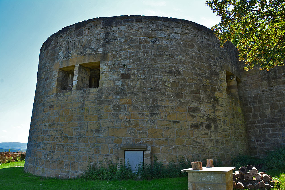 Burgruine Weibertreu bei Weinsberg - "Der Dicke Turm"