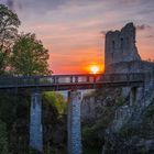 Burgruine Wolfstein bei Sonnenuntergang