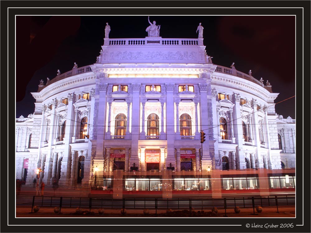 Burgtheater & transparent Tram