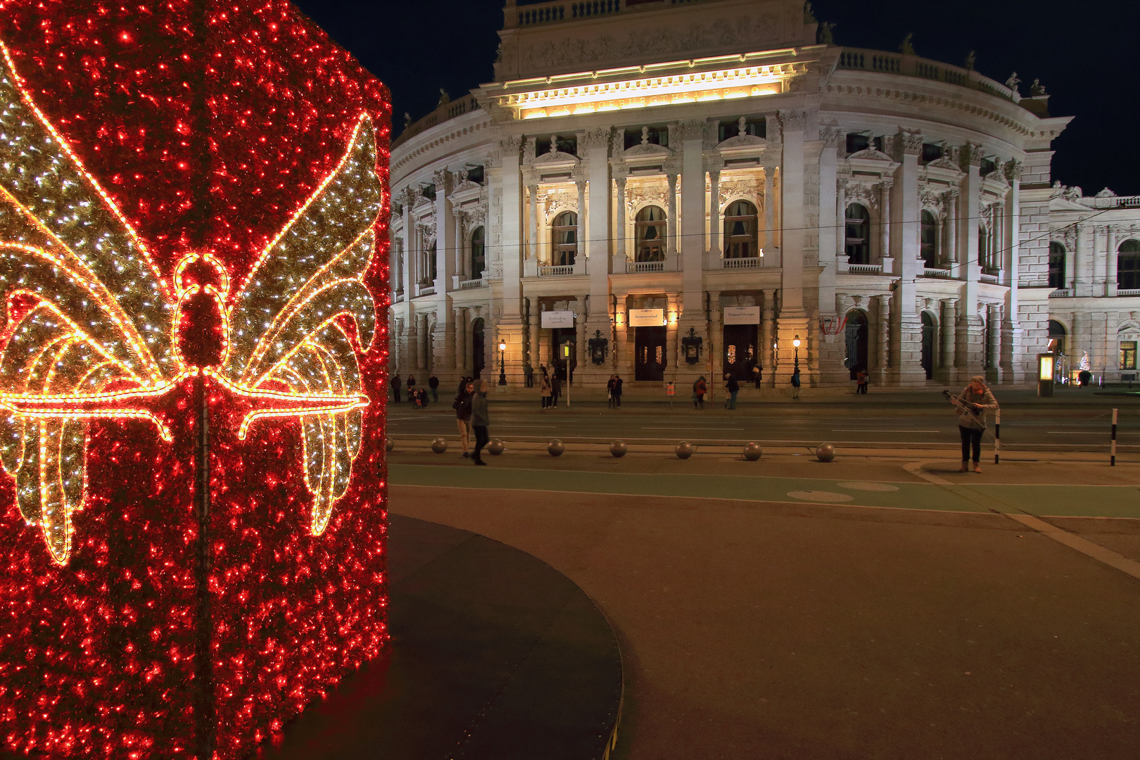 Burgtheater Wien zur Weihnachtszeit