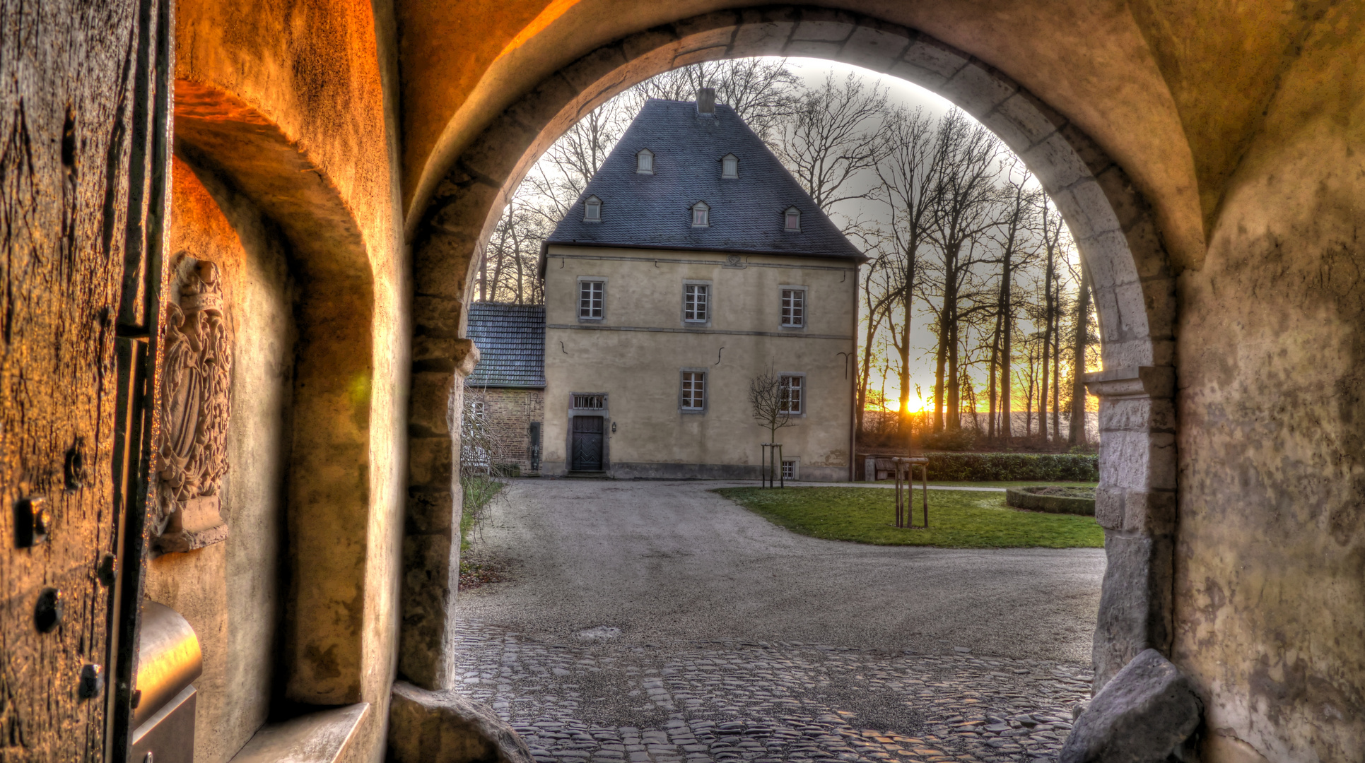 Burgtor im Sonnenuntergang