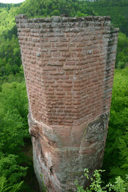 Burgturm auf Felsen