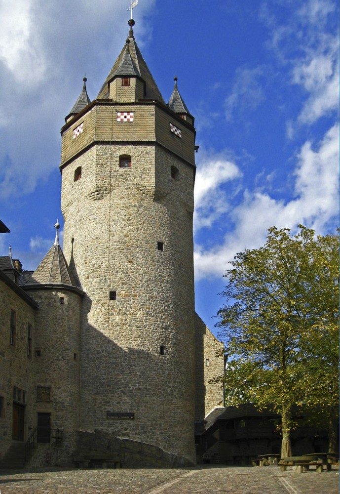 Burgturm in Althena