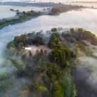 Burgwallinsel im Nebel