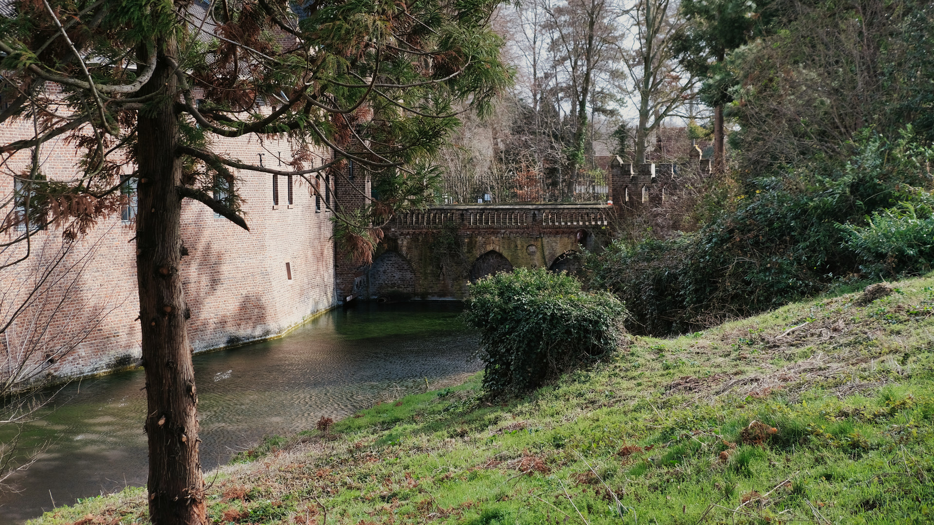 Burgweg Burgtor Brücke Befestigung Wassergraben