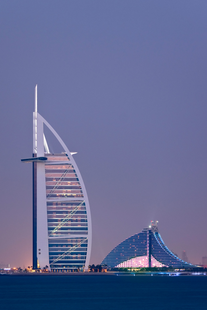 Burj al Arab bei Sonnenuntergang - 3,4km entfernt