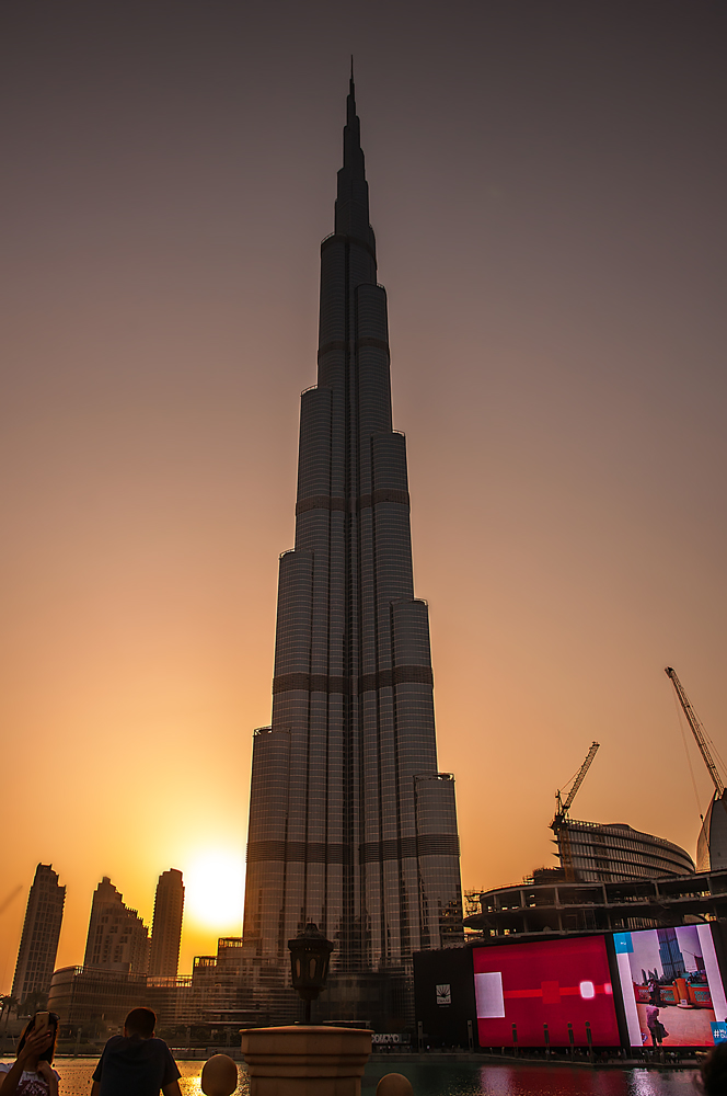 Burj Al Khalifa im Abendlicht