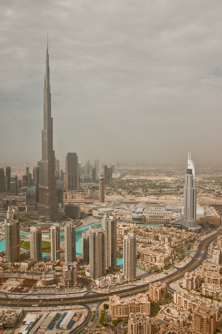 Burj Khalifa / Dubai Mall und die Old Town aus der Vogelperspektive
