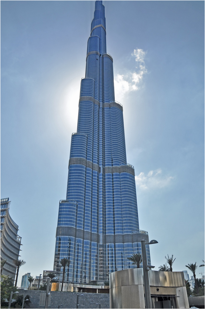 BURJ KHALIFA IM GEGENLICHT