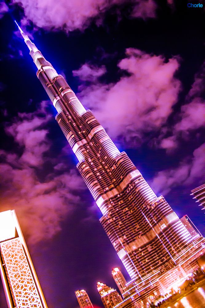 Burj Khalifa - in lila Wolken eingetaucht!