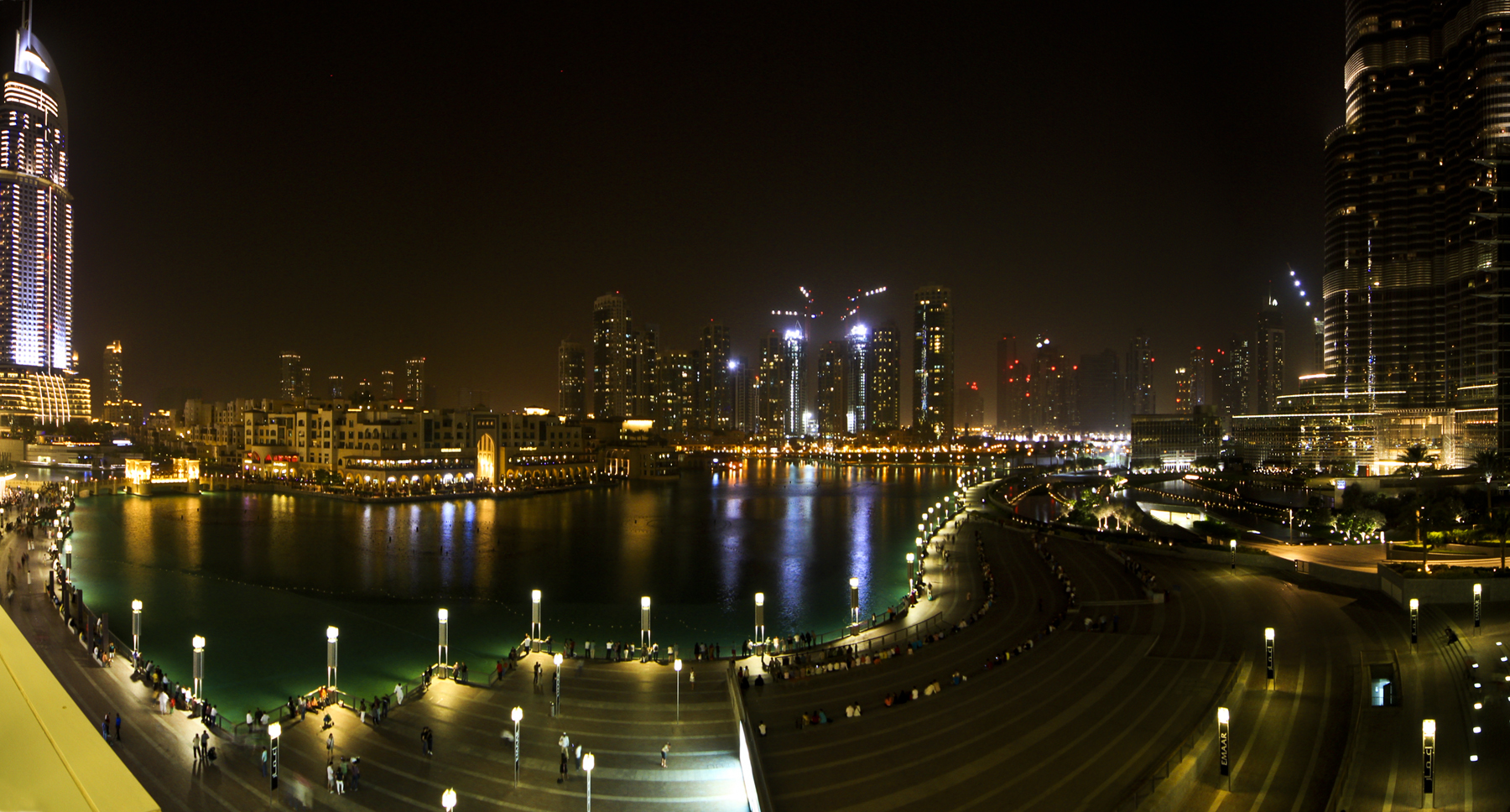 burj khalifa lake