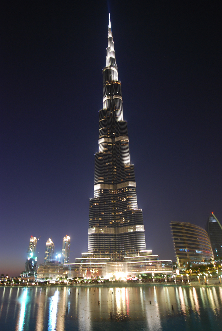 Burj Khalifa mit Wasser