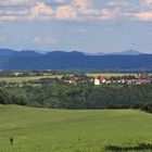 Burkhartswalde in der Abendsonne vor den Tafelbergen der Sächsischen Schweiz