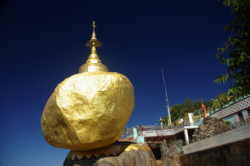 Burma: Golden Rock