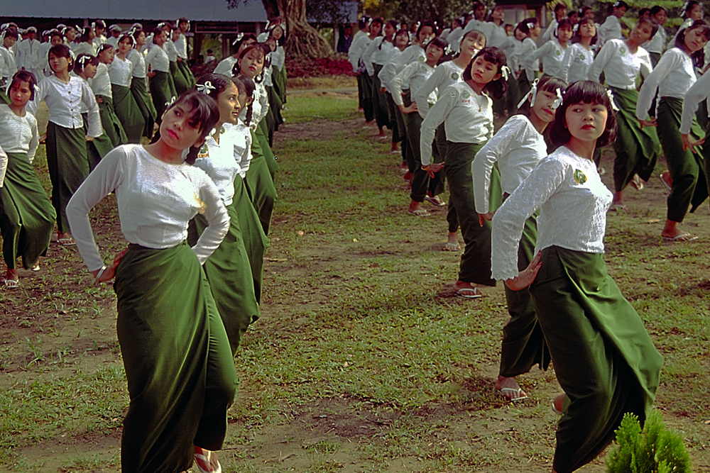 Burmesian cheerleaders performe for the Asian Championship